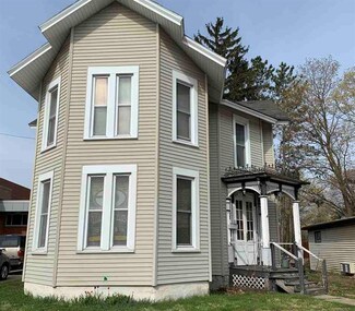 213 S 1st St, Evansville, WI 53536