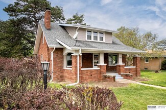 7022 S 38th St, Bellevue, NE 68147