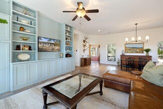 320 Manana Dr, Blanco, TX 78606