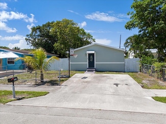 713 SW 9th Ct, Delray Beach, FL 33444