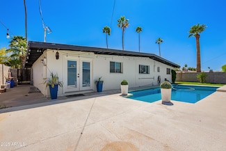 3702 E Laurel Ln, Phoenix, AZ 85028