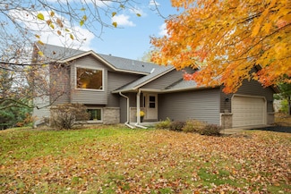 1105 W 158th St, Burnsville, MN 55306