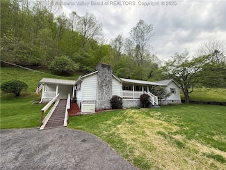 613 Doddson Fork Rd, Spurlockville, WV 25565