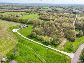 1256 Highway Ee, Winfield, MO 63389