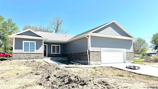 174 W Railway Ave, Deshler, NE 68340