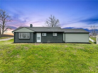 10941 Old Trail Rd, Irwin, PA 15642