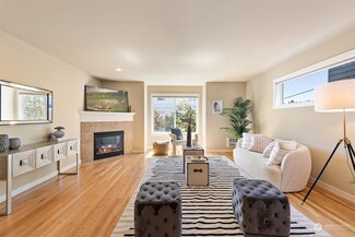 950 N 96th St, Seattle, WA 98103