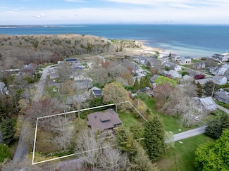 21 Antassawamock Rd, Mattapoisett, MA 02739