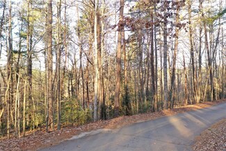 613 the Bear Blvd, Tamassee, SC 29686