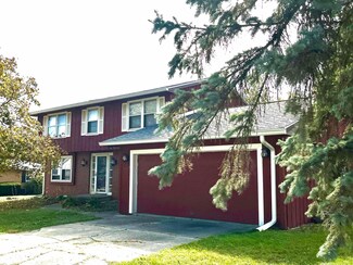552 Circle Dr, Fairmount, IN 46928