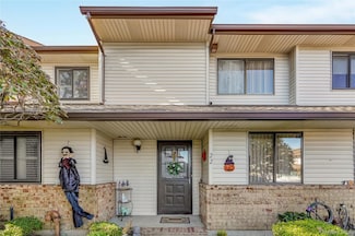 22 Balsam Ct, Wantagh, NY 11793