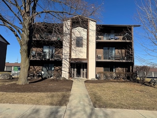 1233 Chalet Rd Unit 100, Naperville, IL 60563