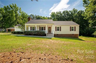 1244 Foxfire Dr, Lancaster, SC 29720