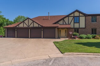 606 Carol Ct Unit B-2, Pontiac, IL 61764