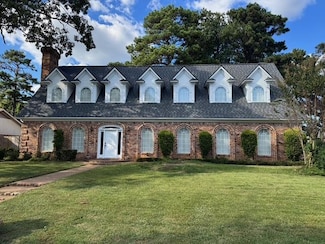 416 Edgewood Ln, Wake Village, TX 75501