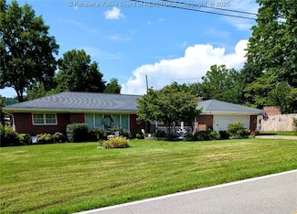 1425 Strawberry Rd, Saint Albans, WV 25177