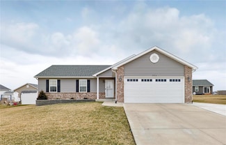 302 Meriadoc Ln, Wright City, MO 63390