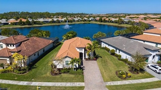 2014 Mustique St, Naples, FL 34120