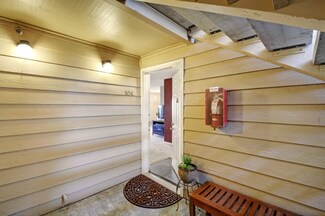 12510 109th Ct NE Unit E104, Kirkland, WA 98034