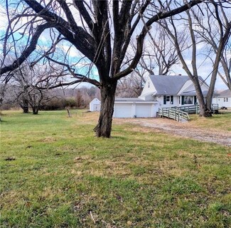 6610 NW Waukomis Dr, Kansas City, MO 64151