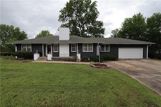 910 W Kensington Rd, Joplin, MO 64801