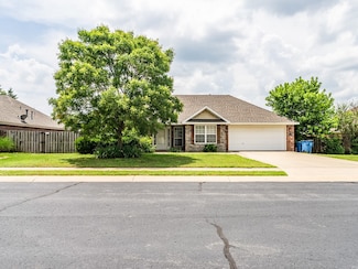 1393 St Claire St, Pea Ridge, AR 72751