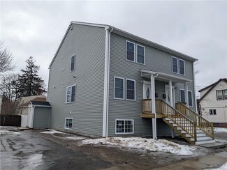 20 Klondike St, Providence, RI 02909