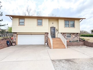 505 W Hill St, Hill City, KS 67642