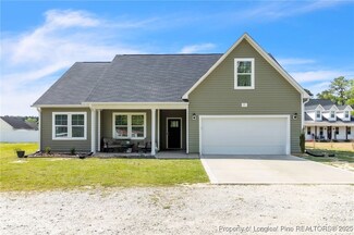 53 Nautica Dr, Parkton, NC 28371