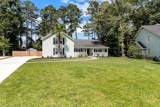 115 Coquena Cir E, Savannah, GA 31410