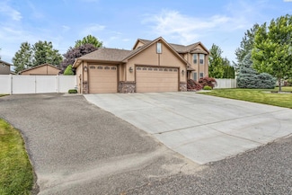 6055 Thynewood Loop, West Richland, WA 99353