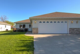 602 Circle Dr, Wabasha, MN 55981