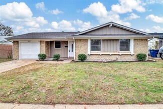 6444 Leaning Oaks St, Dallas, TX 75241