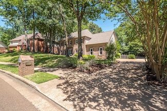 9088 Cairn Ridge Dr, Germantown, TN 38139