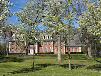 600 Broadsmoore Dr, Lake Forest, IL 60045