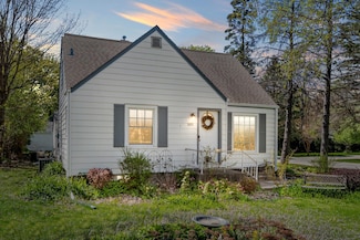 1075 S Calhoun Rd, Brookfield, WI 53005