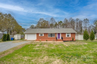 492 Oakland Rd, Spindale, NC 28160