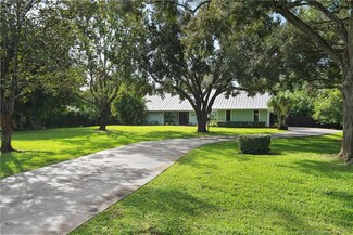 3250 SW Island Way, Palm City, FL 34990