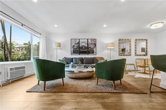 4354 Oakwood Ave, Los Angeles, CA 90004