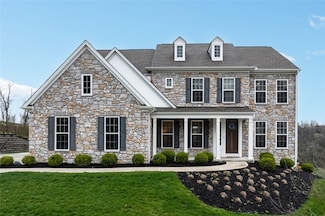 686 Country Club Dr, Pittsburgh, PA 15228