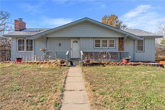 1419 Woodlawn Dr, Warrensburg, MO 64093