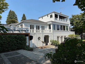 8022 Crest Dr NE, Seattle, WA 98115