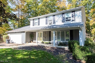 815 Beechwood Dr, Medina, OH 44256