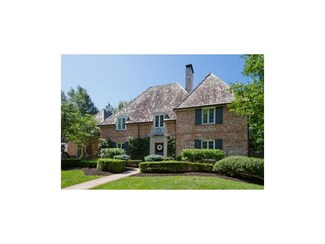 1245 W 61st St, Kansas City, MO 64113