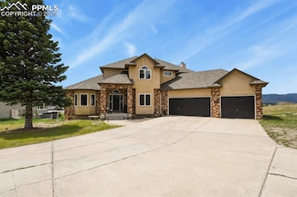 937 Caribou Dr W, Monument, CO 80132