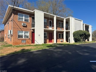 1121 Hutton St, Winston-Salem, NC 27103
