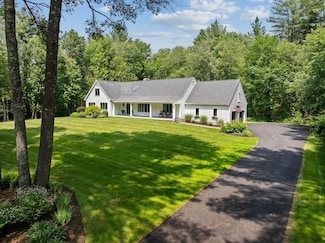 26 Donnelly Dr, Dover, MA 02030