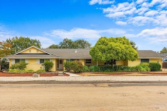 142 Coronation Dr, Santa Rosa, CA 95401