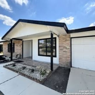 8610 Bravo Valley Dr, San Antonio, TX 78227