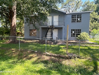 6418 Walnut St, Moss Point, MS 39563